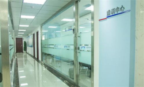 武汉金信润天培训学校口碑探析与计算机网络工程行业前瞻